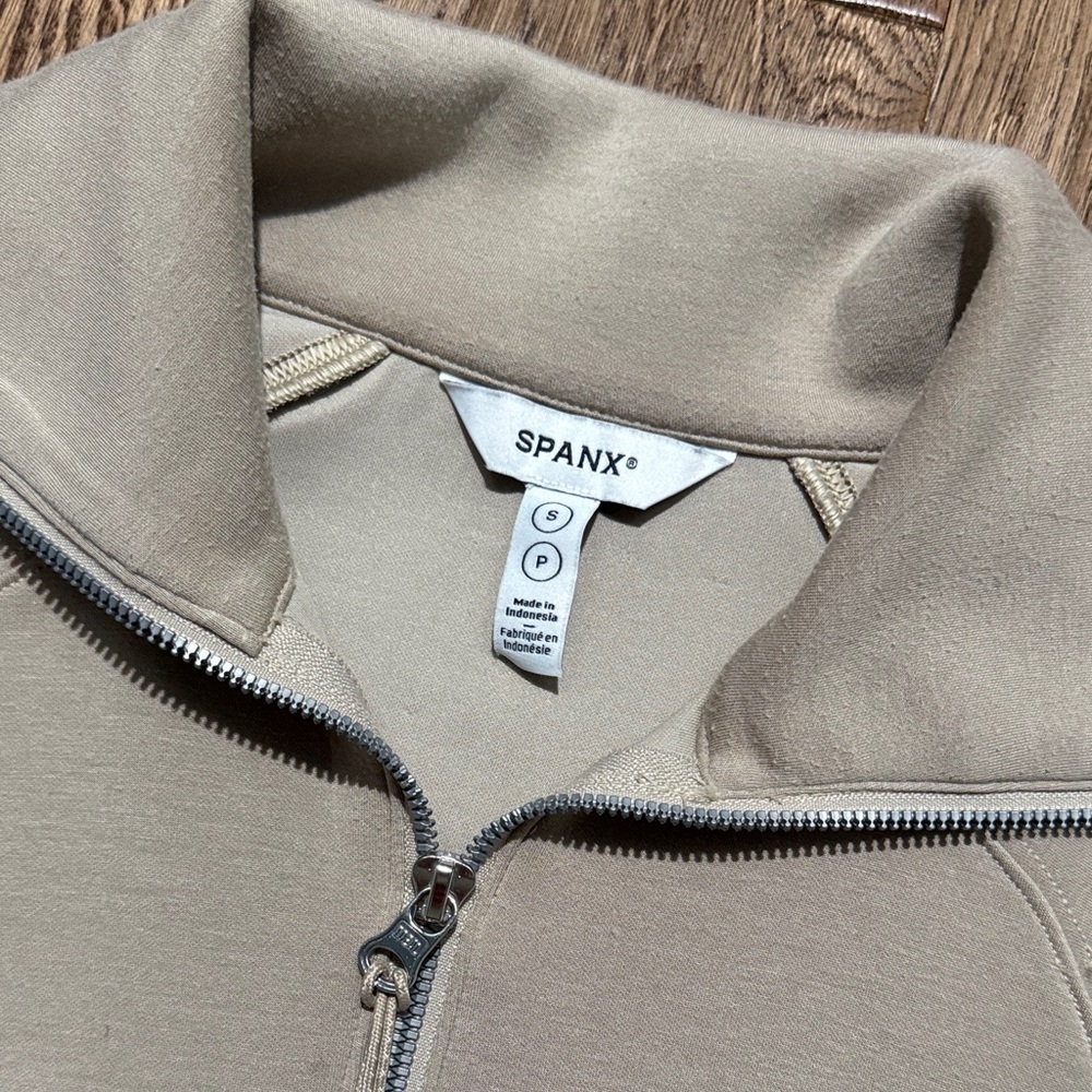 Spanx AirEssentials Half-Zip- Ashwood Sz S - Picture 2 of 3